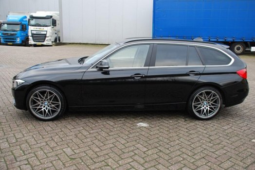 BMW 3-serie Touring - 318d High Executive 19 inch, nieuwstaat nap - 1