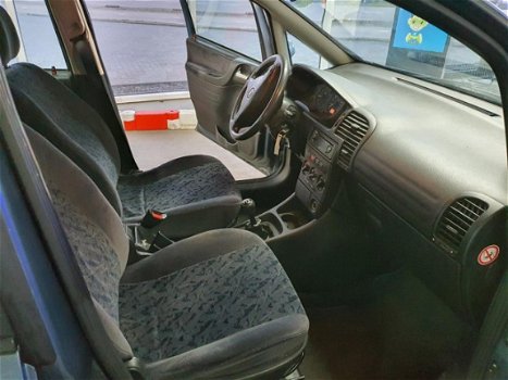 Opel Zafira - 1.6-16V Comfort - 1