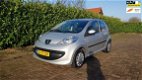 Peugeot 107 - 1.0-12V XS 5-drs Airco Toerenteller APK tot 01-'21 ond. boekje 2 sleutels - 1 - Thumbnail