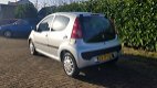 Peugeot 107 - 1.0-12V XS 5-drs Airco Toerenteller APK tot 01-'21 ond. boekje 2 sleutels - 1 - Thumbnail