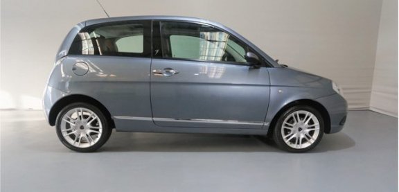 Lancia Y(psilon) - 1.4 Platino rijklaar - 1