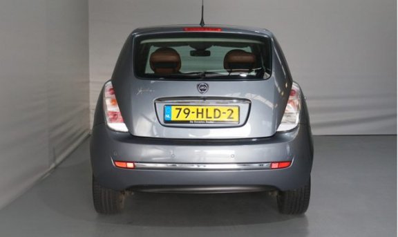 Lancia Y(psilon) - 1.4 Platino rijklaar - 1