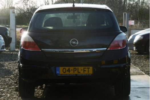 Opel Astra - 1.4 Enjoy M2005 ZWART NAP/AIRCO/LMVELG/APK 9-2020 - 1