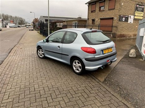 Peugeot 206 - 1.4 XS Premium APK bij aflevering - 1