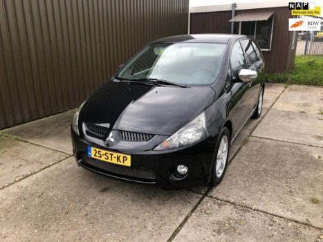 Mitsubishi Grandis - 2.4-16V Intense 7 persoons zwart apk nap - 1