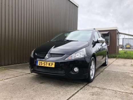 Mitsubishi Grandis - 2.4-16V Intense 7 persoons zwart apk nap - 1