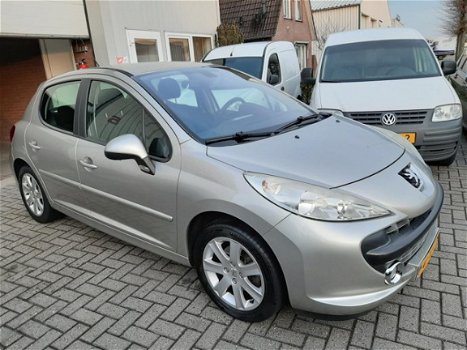 Peugeot 207 - 1.6 VTI 120 pk - 1