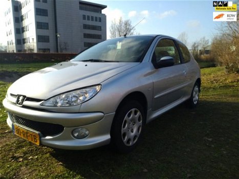 Peugeot 206 - 1.4 Air-line SUPER LEUKE AUTO MET APK DUS ECHT GOEDKOOP RIJDEN OF KOM LANGS - 1