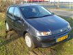 Fiat Punto - 1.2 Dynamic 5 DRS BENZINE DUS ECHT GOEDKOOP RIJDEN MET LANGE APK ZO INGERUILD DUS KOOPJ - 1 - Thumbnail