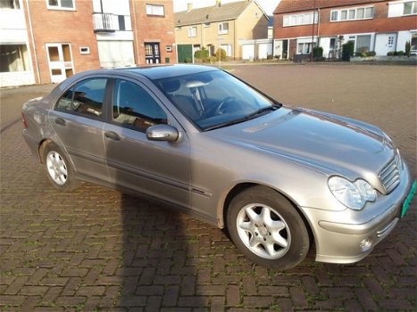 Mercedes-Benz C-klasse - 180 K. Classic Youngtimer - 1