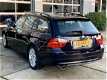 BMW 3-serie Touring - 318i Business Line Leer, Navi, Cruise, Bovag garantie - 1 - Thumbnail