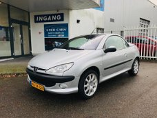 Peugeot 206 CC - 2.0-16V Bj 2002 Km 134000 NAP Nieuw APK Nette Wagen