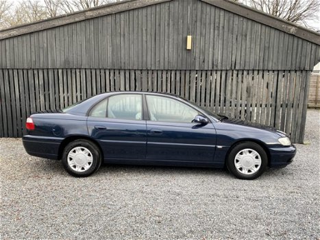 Opel Omega - 2.2i-16V Business Edition | Automaat | Cruise Control | Autom. Airco | Xenon | Trekhaak - 1