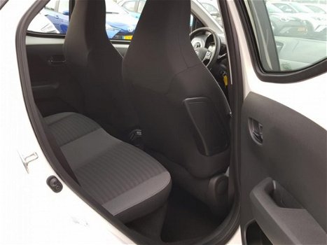 Toyota Aygo - 1.0 VVT-i x-play - 1