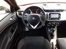 Alfa Romeo Giulietta - 1.4 Turbo 185pk Squadra Speciale Automaat / QV Sportstoelen / 18" 8C Competiz