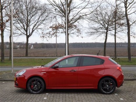 Alfa Romeo Giulietta - 1.4 Turbo 185pk Squadra Speciale Automaat / QV Sportstoelen / 18