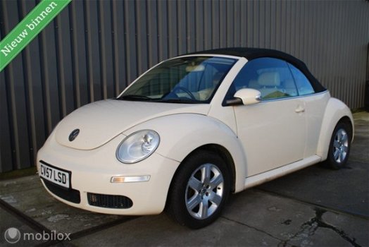 Volkswagen New Beetle Cabriolet - 1.6 Highline - 1