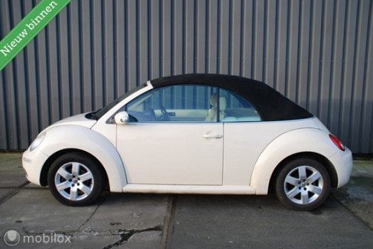 Volkswagen New Beetle Cabriolet - 1.6 Highline - 1