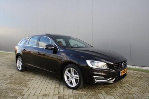 Volvo V60 - 2.4 D6 AWD Plug-In Hybrid Summum / geen meerprijs voor BTW - 1