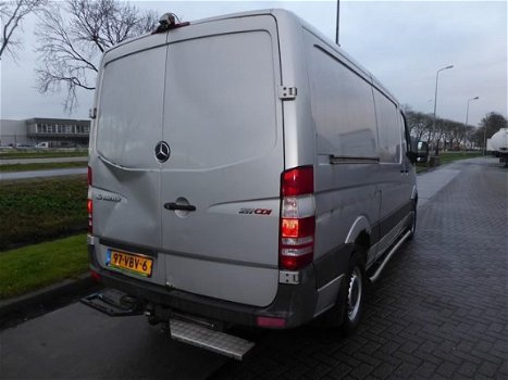 Mercedes-Benz Sprinter - 211 - 1