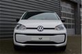 Volkswagen Up! - 1.0 BMT 60PK take up / AIRCO / RADIO / USB (VSB:26085) - 1 - Thumbnail