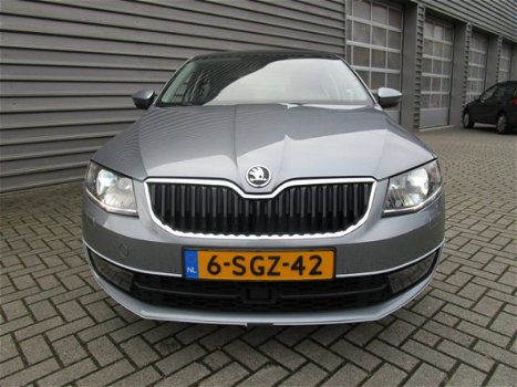 Skoda Octavia - 1.4 TSI 140PK ELEGANCE BUSINESSLINE PANORAMADAK-ECC-NAVIGATIE-PDC - 1