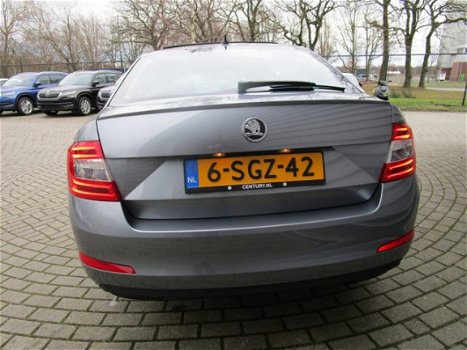 Skoda Octavia - 1.4 TSI 140PK ELEGANCE BUSINESSLINE PANORAMADAK-ECC-NAVIGATIE-PDC - 1