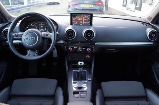 Audi A3 Sportback - 1.4 TFSI (150pk) S-line Xenon/Groot Navi/18'' - 1