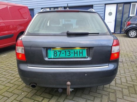 Audi A4 Avant - 2.0 MT Zo mee lichte schade - 1