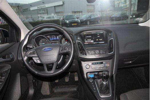 Ford Focus - 1.5 TDCi 120pk Titanium Edition | PARKEERHULP | AUT. AIRCO | VOORRUITVERW | - 1
