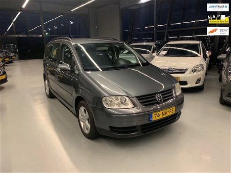 Volkswagen Touran - 2.0-16V FSI Trendline PDC, NAVI, CRUISE-CONTROL - 1