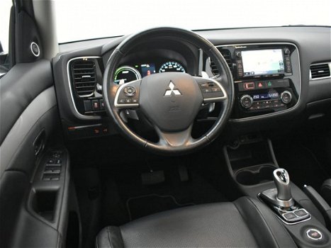 Mitsubishi Outlander - 2.0 PHEV 4WD CVT 5P Instyle | Leder | Navi | Trekhaak | Incl. BTW | - 1