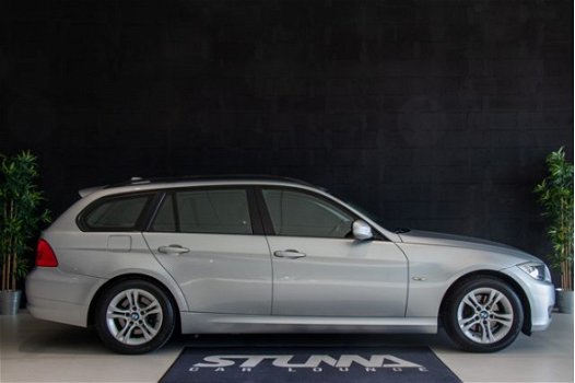 BMW 3-serie Touring - 316i Business Line | Climate control | PDC | Groot navigatie | NAP | Dealer on - 1