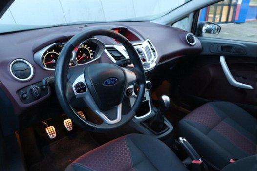 Ford Fiesta - 1.6 Titanium | Airco / MF-Stuur / Nette Auto - 1
