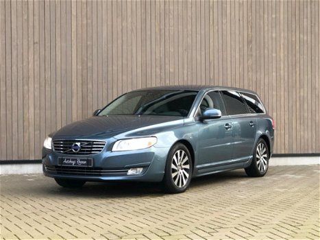 Volvo V70 - 1.6 D2 Nordic+ 2014 Blauw - 1