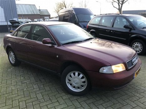 Audi A4 - 1.6i 101PK Advance 1998 Airco - 1