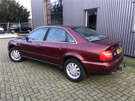 Audi A4 - 1.6i 101PK Advance 1998 Airco - 1