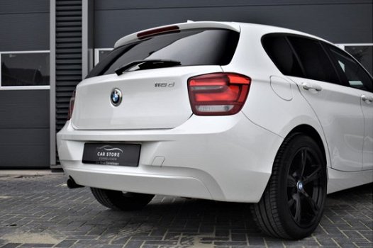 BMW 1-serie - 118d / 5-DEURS / NAVI / CLIMA / SPORTSTOELEN / PARELMOER - 1