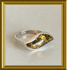 Mooie zilveren (925) ring met barnsteen