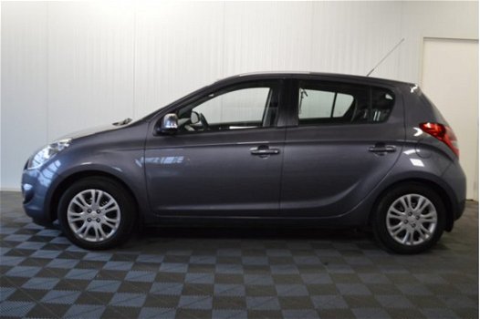 Hyundai i20 - 1.4i i-Motion // 5-DEURS TREKHAAK AIRCO PDC - 1