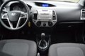 Hyundai i20 - 1.4i i-Motion // 5-DEURS TREKHAAK AIRCO PDC - 1 - Thumbnail