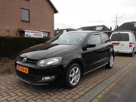 Volkswagen Polo - 1.6 TDI 105PK HIGHLINE STUURBEDIENING/STOELVERWARMING/PARKEERSENSOREN - 1