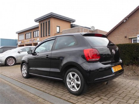 Volkswagen Polo - 1.6 TDI 105PK HIGHLINE STUURBEDIENING/STOELVERWARMING/PARKEERSENSOREN - 1