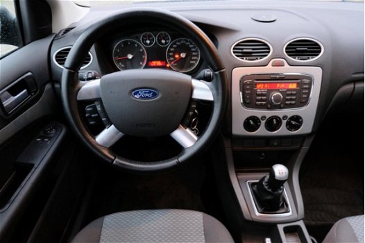 Ford Focus - 1.6-16V Trend 5-drs -50.570km - 1