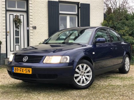 Volkswagen Passat - 1.8-5V Clima/Elek-ramen/Zeer nette auto - 1