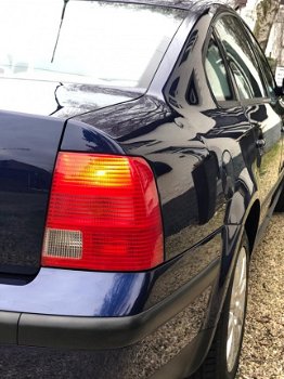 Volkswagen Passat - 1.8-5V Clima/Elek-ramen/Zeer nette auto - 1