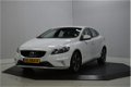 Volvo V40 - 2.0 D2 R-Design Business Navi, Xenon, Clima, Cruise, Pdc, Trekhaak - 1 - Thumbnail