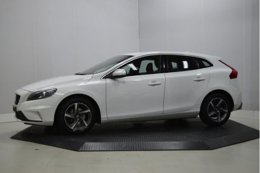 Volvo V40 - 2.0 D2 R-Design Business Navi, Xenon, Clima, Cruise, Pdc, Trekhaak - 1