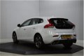 Volvo V40 - 2.0 D2 R-Design Business Navi, Xenon, Clima, Cruise, Pdc, Trekhaak - 1 - Thumbnail