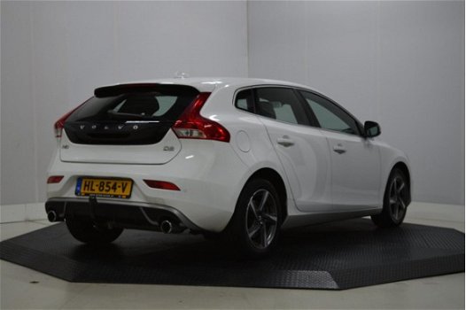 Volvo V40 - 2.0 D2 R-Design Business Navi, Xenon, Clima, Cruise, Pdc, Trekhaak - 1